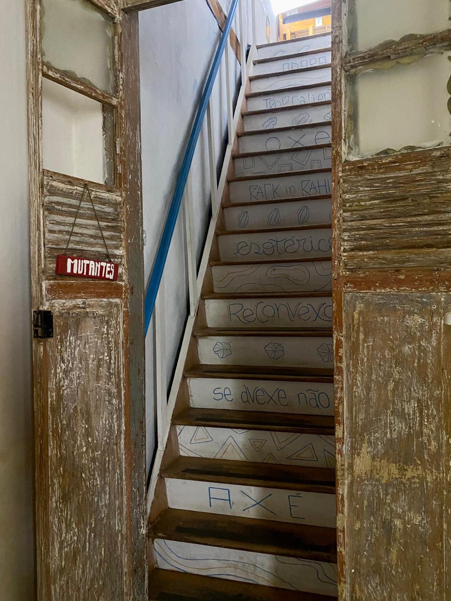 Tropicalia Hostel E Pousada Итакаре Экстерьер фото